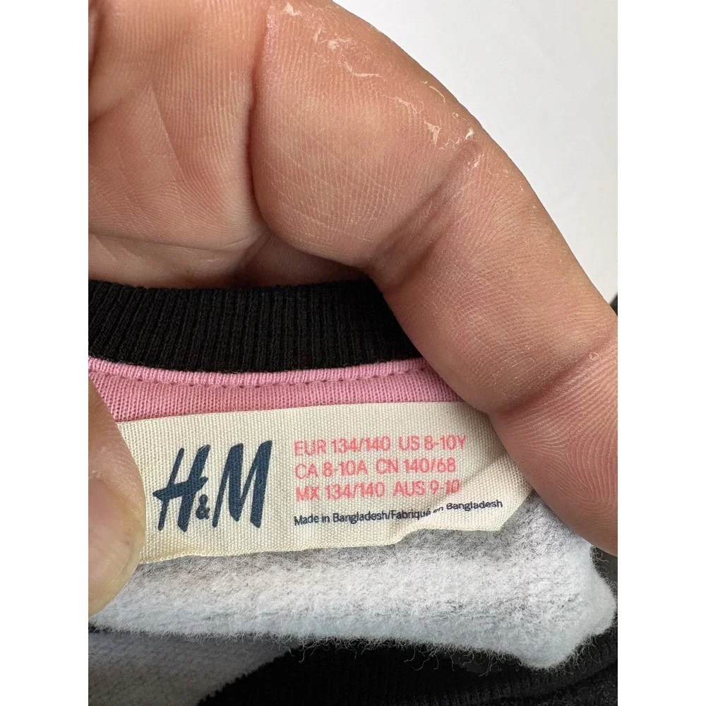 girls H&M long sleeve pullover sweater, black/white, NYC Fall in LOVE, size 8/10